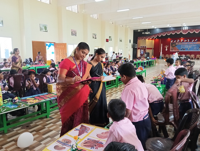 SCIENCE EXPO